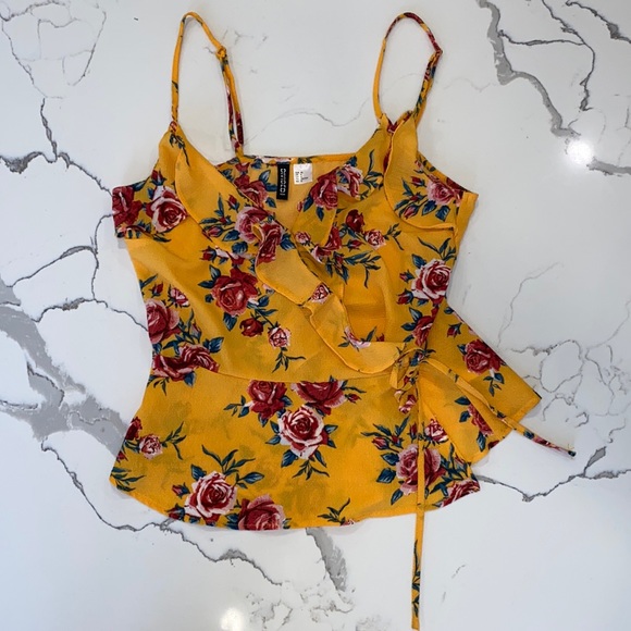 Floral Ruffled Neck Top - Picture 1 of 2